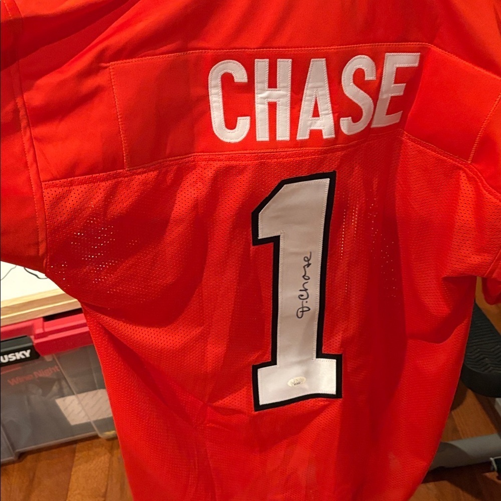 Autographed Ja’Marr Chase #1 Jersey – Size XL - Picture 4 of 5